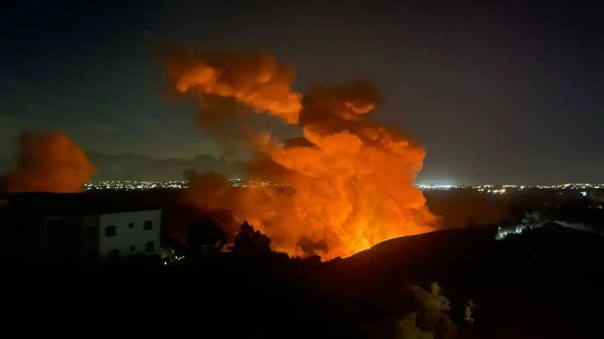 SE ELEVA a más de 550 el número de muertos en el LÍBANO mientras miles huyen de los bombardeos