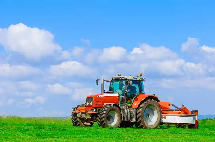 Descubramos cómo se clasifican los tractores según su tracción