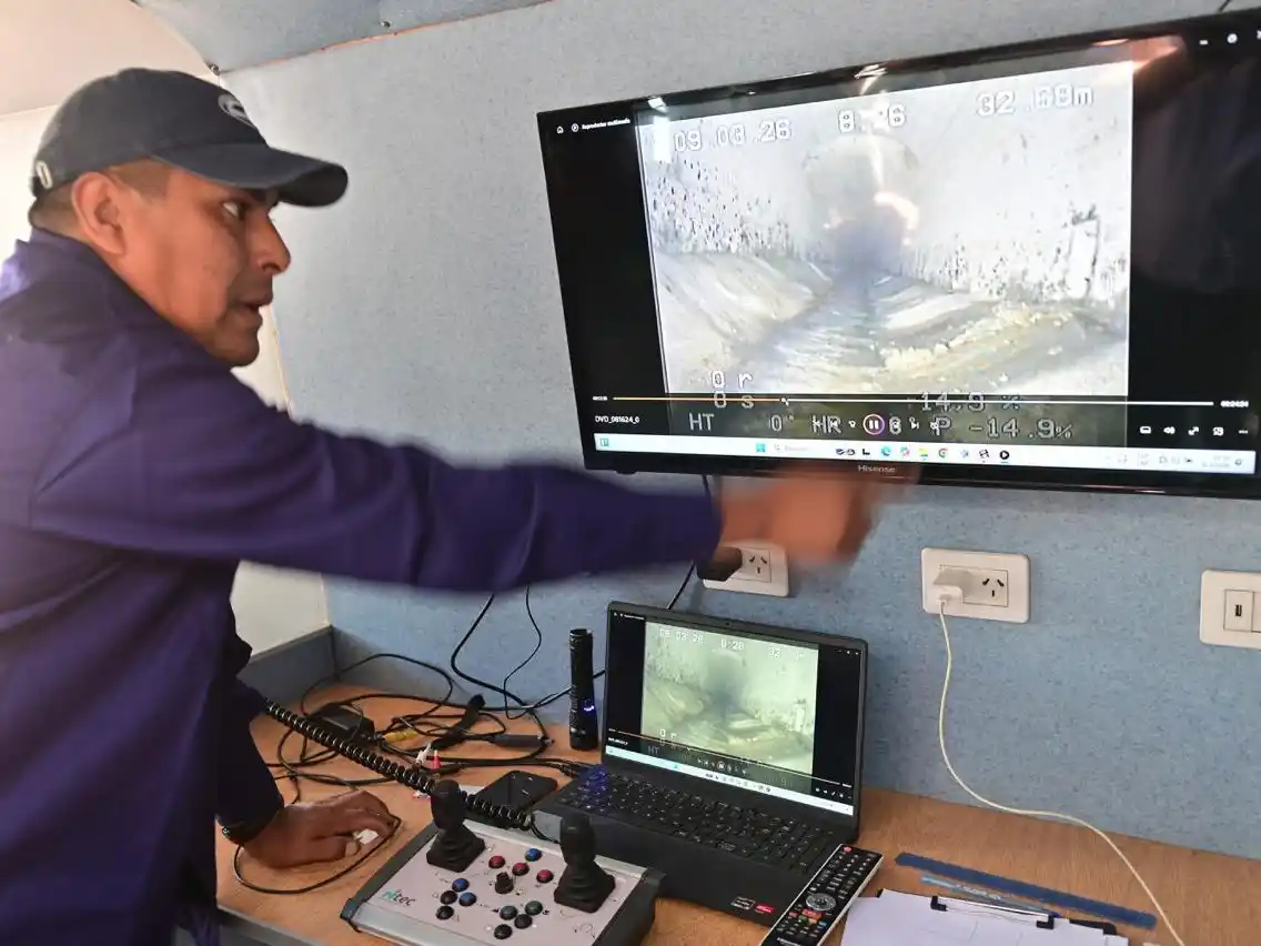 Los primeros datos de la inspección robótica mostraron viejas roturas y conexiones de cloacas clandestinas