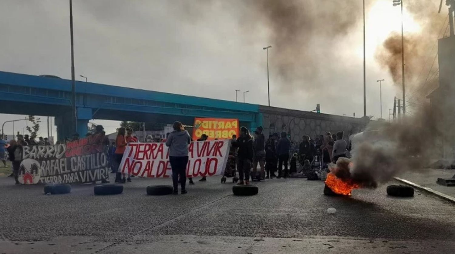 La Matanza: Corte y protesta de vecinos ante orden de desalojo en predio con 1.000 familias