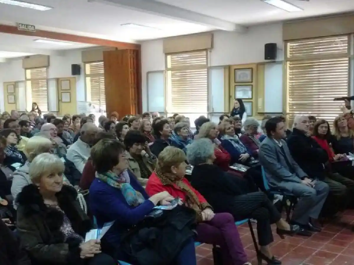 Más de 400 abuelos participaron  de una jornada organizada por Pami 