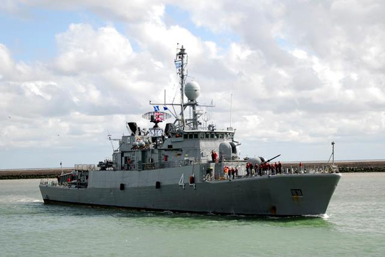 Tunante II: Sin rastros del velero, regresó a Puerto Belgrano la corbeta ARA "Parker" 