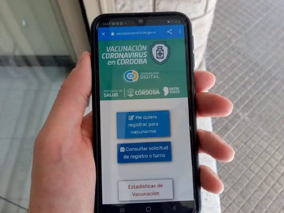 El pase sanitario debutó con alta  adhesión en  San Francisco 