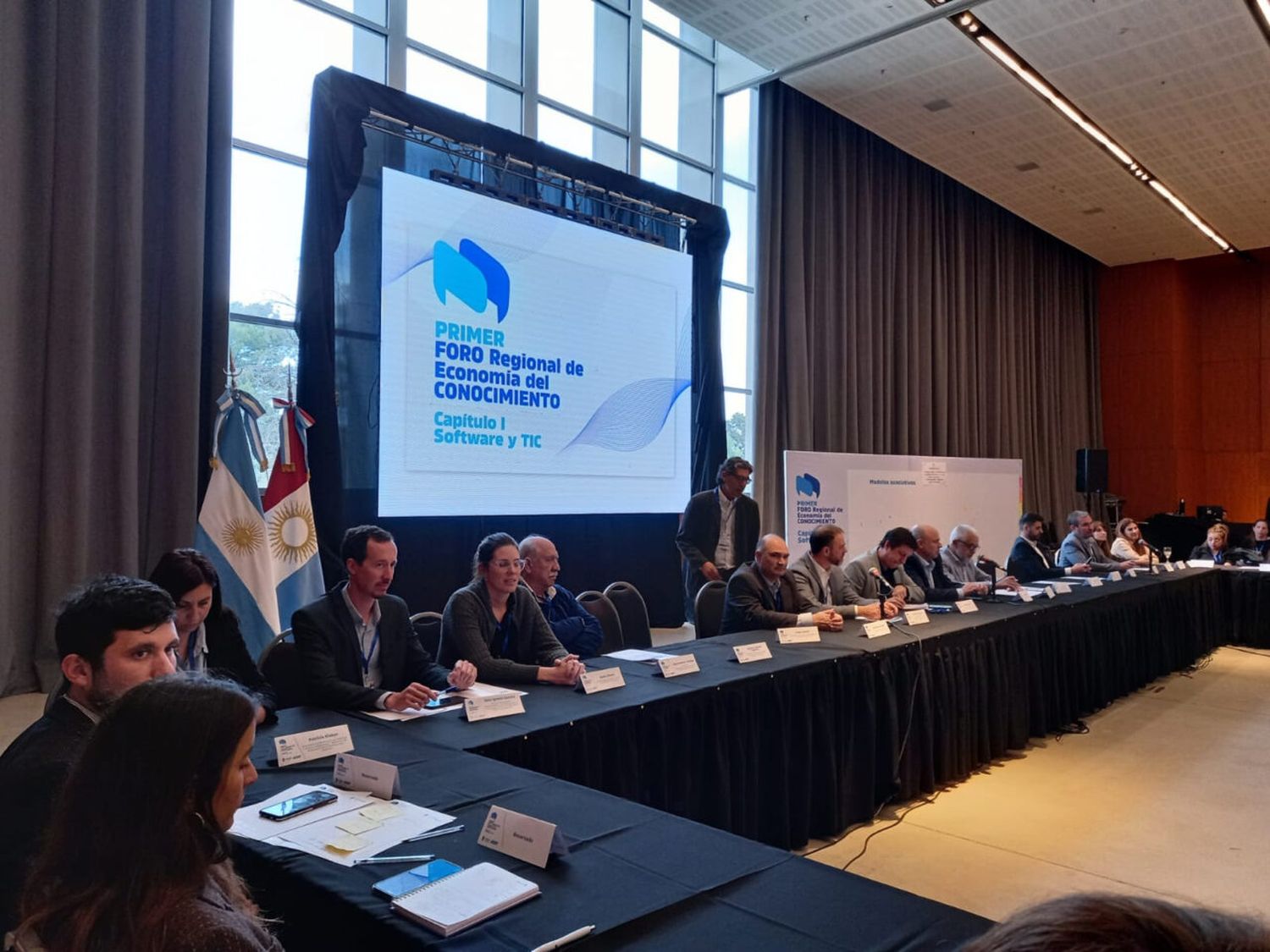 Foro Regional de Economía del Conocimiento con presencia santafesina