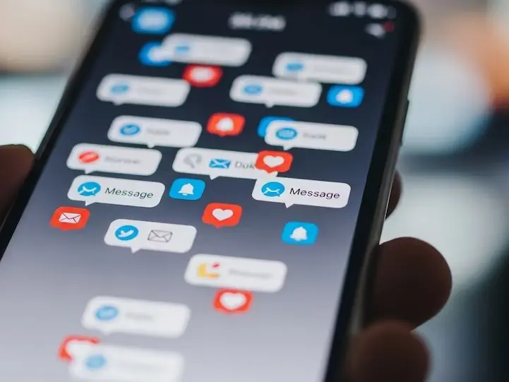 Sadfishing: la nueva tendencia de mostrar el sufrimiento en redes sociales para buscar  compasión e interacción