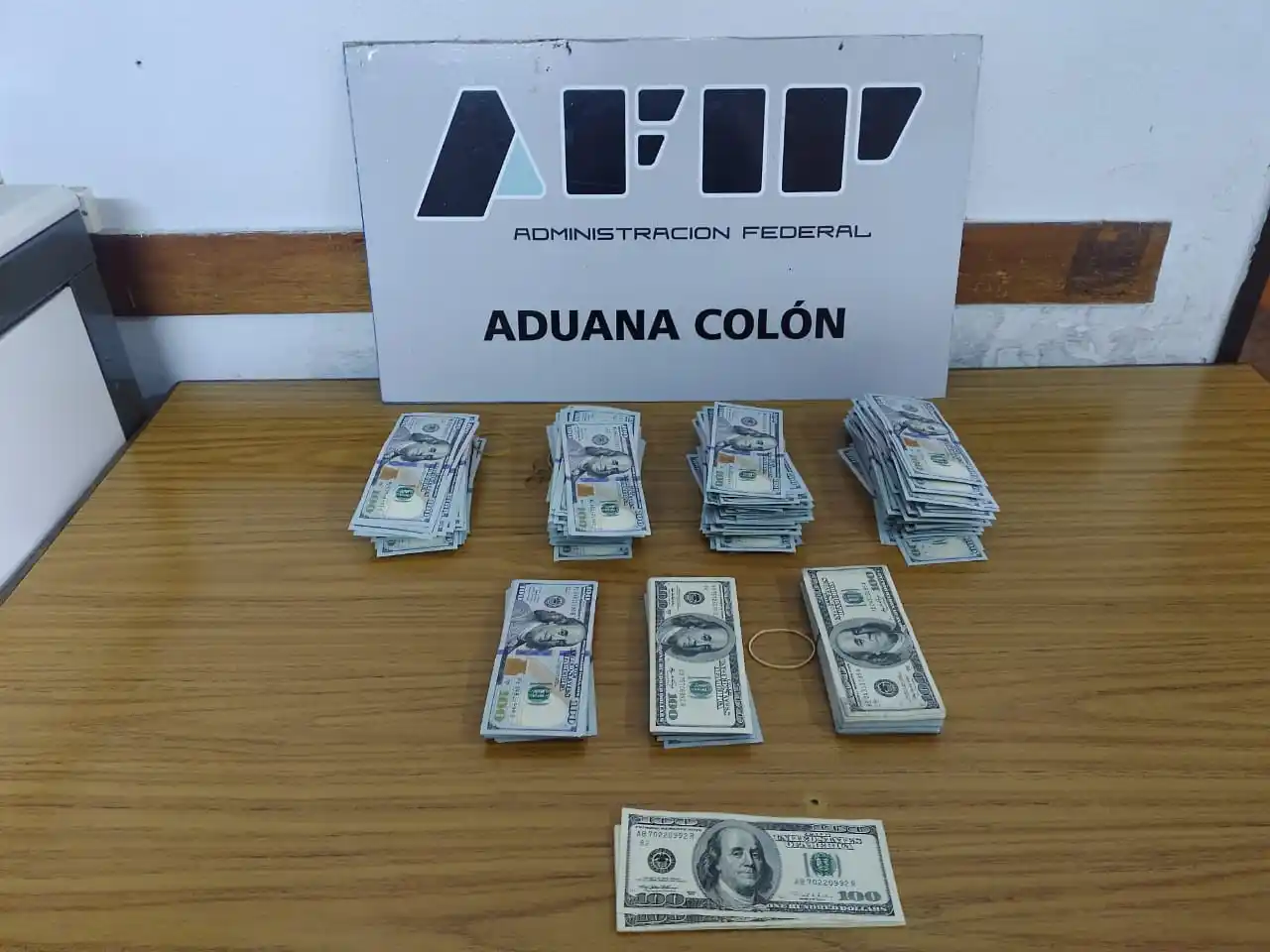 aduana dólares colón - 1