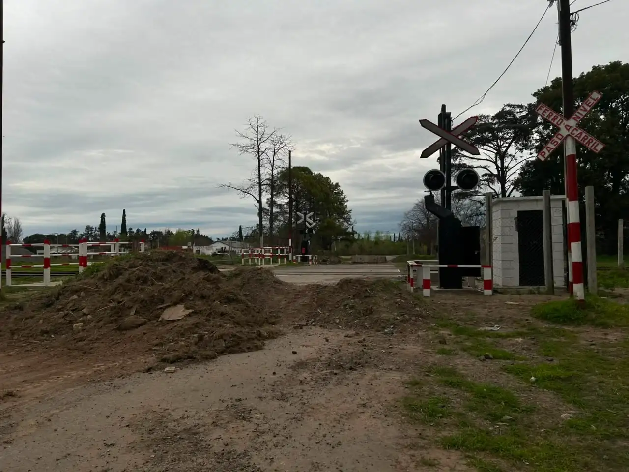 Paso a nivel de Basavilbaso - vandalismo e inseguridad