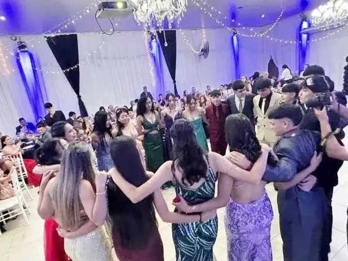 Las fiestas de egresados o eventos privados
no deben pagar SADAIC, AADI, ni CAPIF