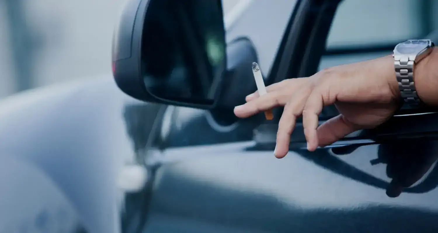 La diputada Viviana Romano busca que fumar al volante se convierta en una infracción de tránsito con severas multas.