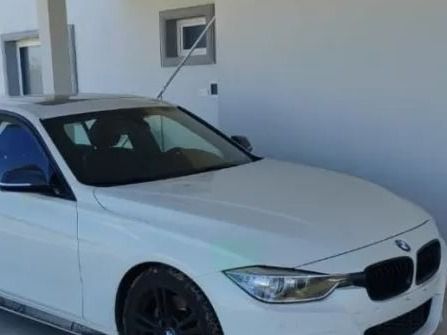 Un comerciante se habría hecho robar el auto BMW de su vivienda para cobrar el seguro