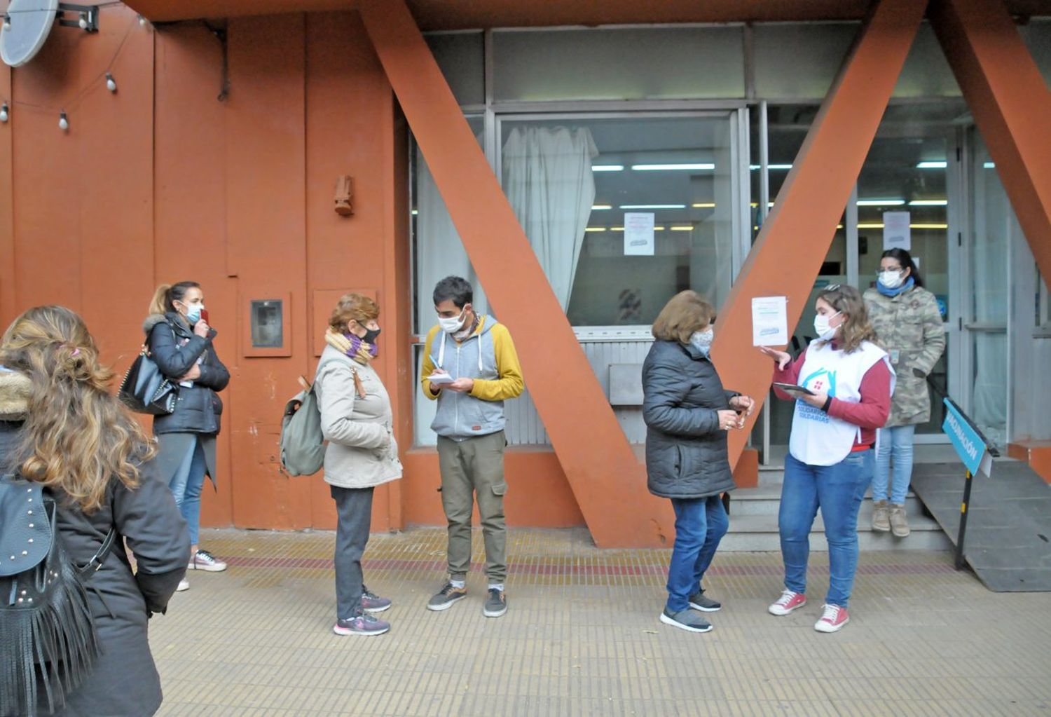 Respaldan el proyecto de la UIA para incentivar la vacunación de trabajadores en empresas