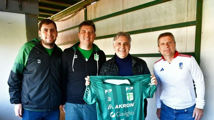 Martín Llaryora estuvo presente en la cancha de Sportivo Belgrano