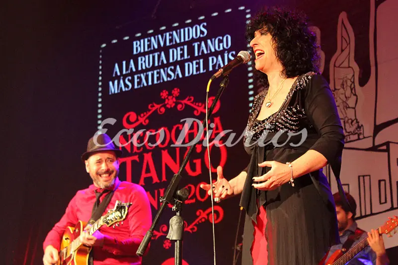 Julia Zenko brilló en la gala de la Ruta del Tango