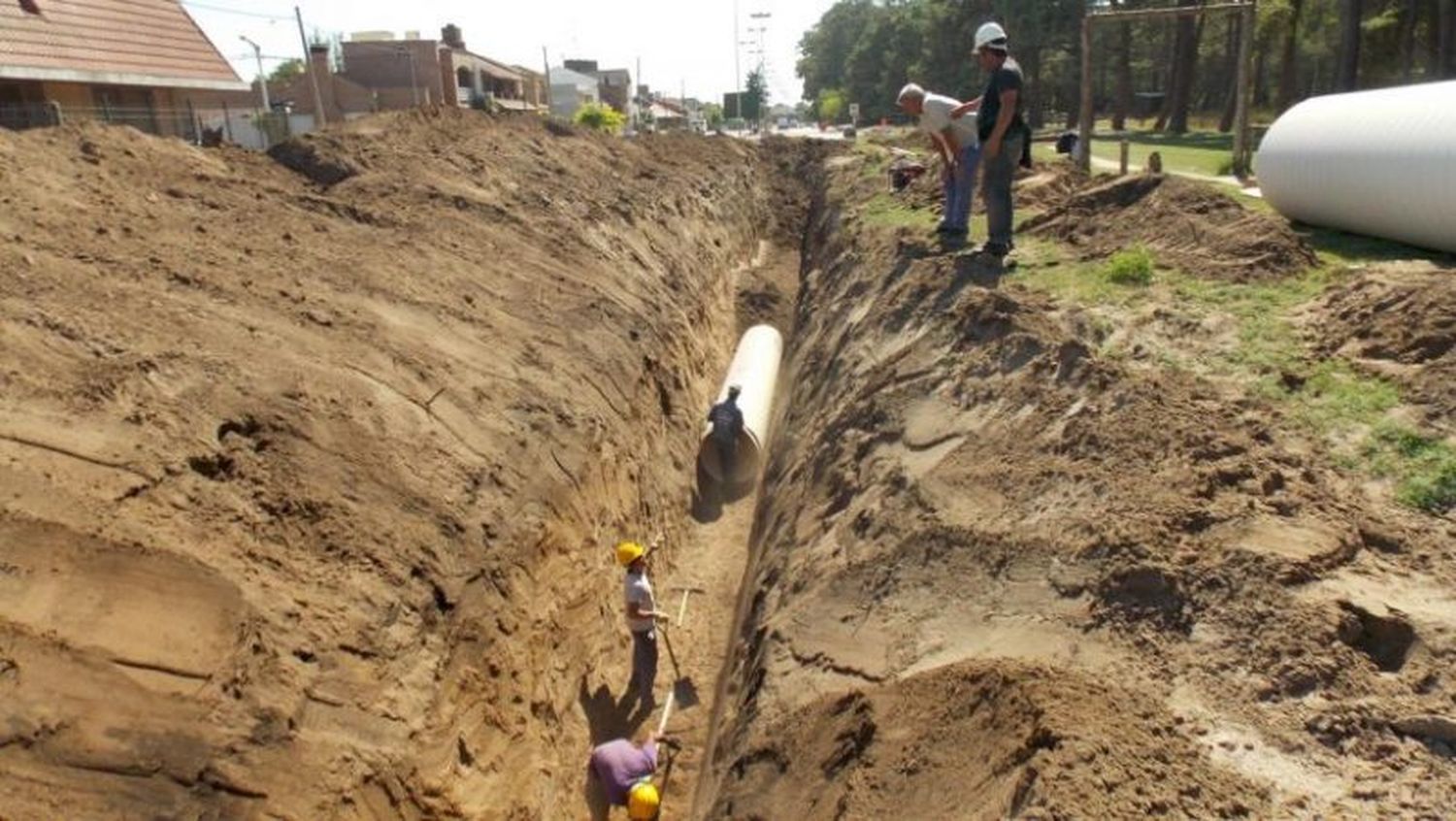 Comenzó la obra de pavimentación de la avenida 10