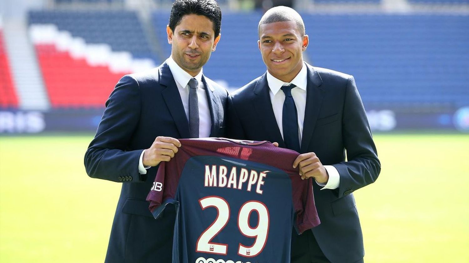 El qatarí Nasser Al-Khelaifi junto a Kylian Mbappé