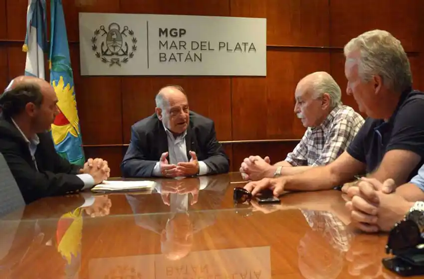 "Les importa más el paro que la vocación de servicio"