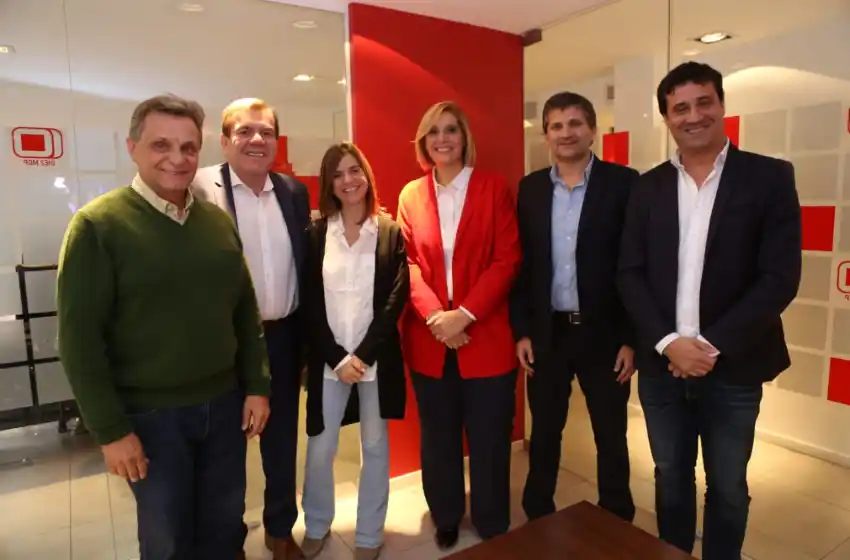 "Estudio Político" volvió a Canal 10 entre cruces y propuestas