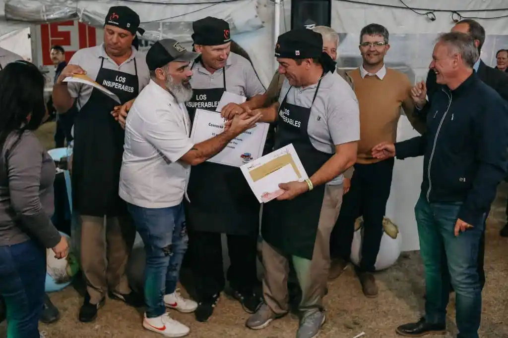 ‘Los Insuperables’ hicieron la mejor receta de pollo al disco