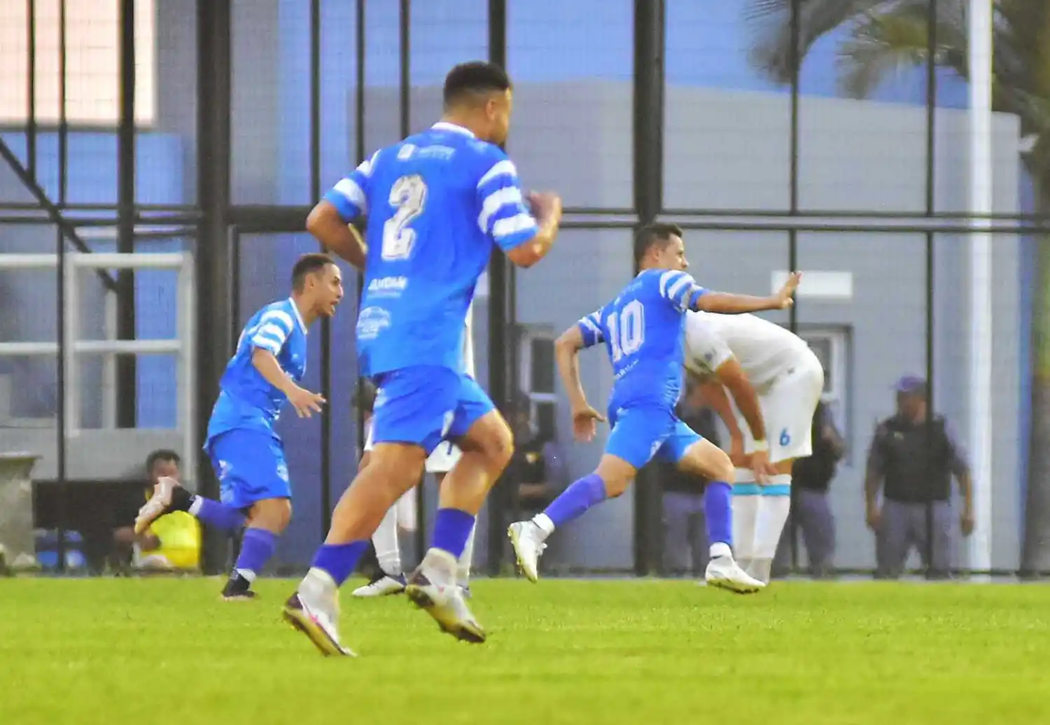 Sol de América cayó ante
el puntero Gimnasia y Tiro