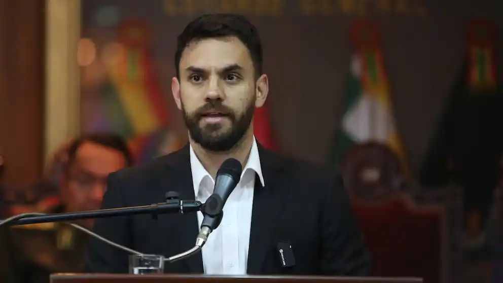 Detuvieron al exministro de Gobierno de Bolivia cuando intentaba salir del país