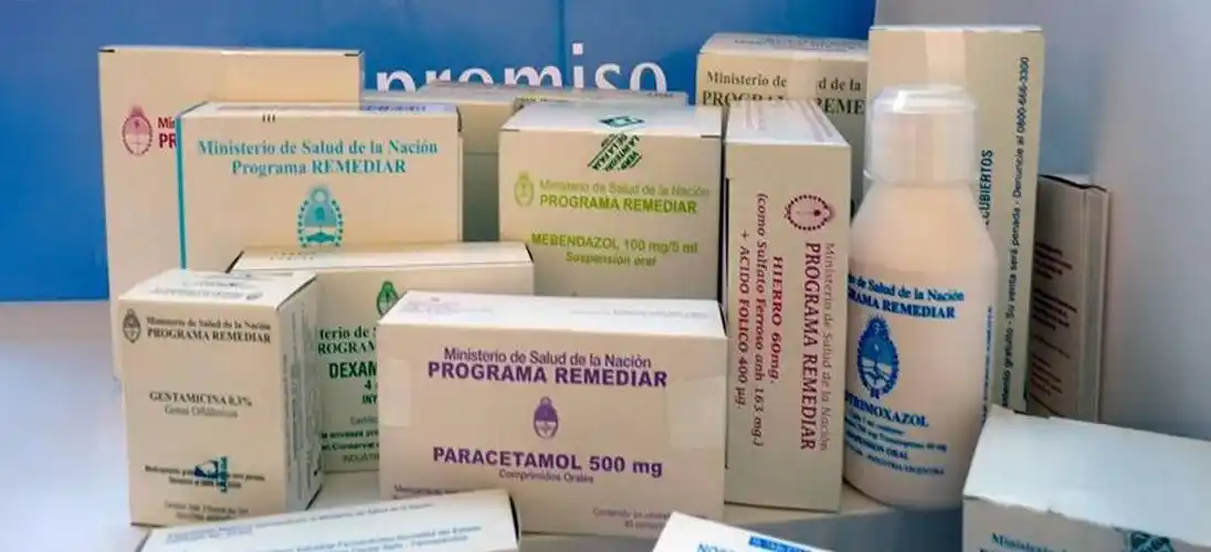 El Programa Nacional REMEDIAR garantiza el acceso a medicamentos esenciales a personas sin obra social ni medicina prepaga