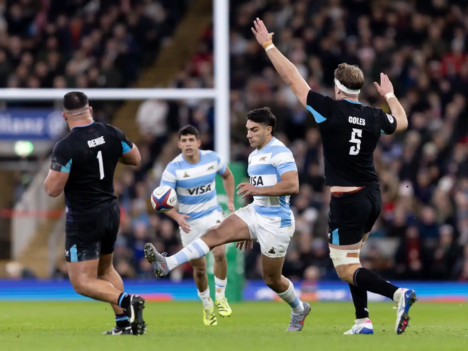 Un ataque de Santiago Carreras para Los Pumas.