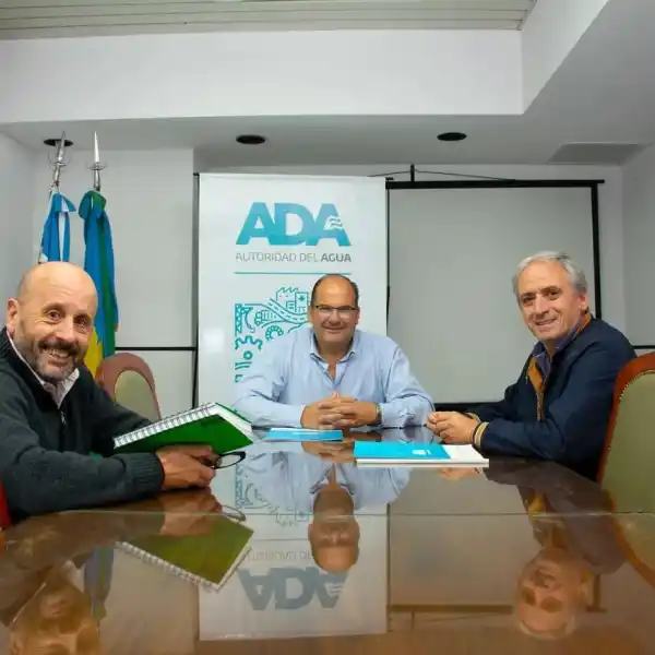 Acuerdo con la autoridad del agua para monitorear la calidad de los recursos hídricos