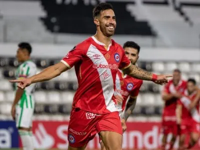 El delantero Gabriel Ávalos
