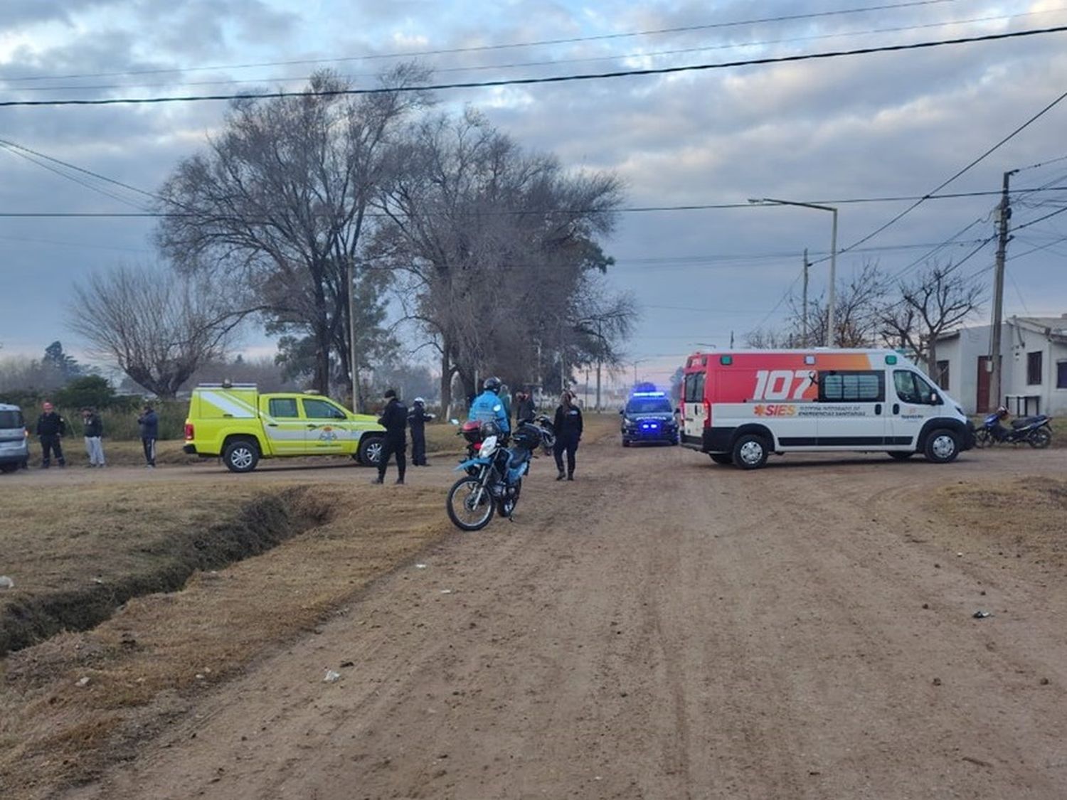 Los servicios de emergencias trabajaron en el lugar.