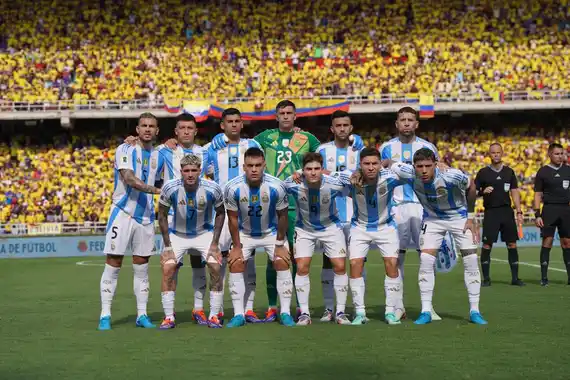 A pesar de la derrota, Argentina sigue liderando las Eliminatorias Sudamericanas