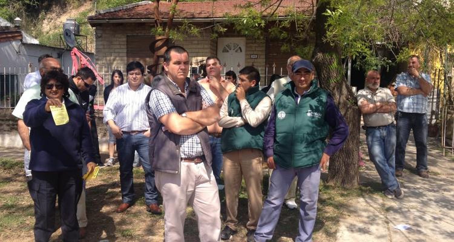 Silbidos e insultos para Guacone en el acto de Las Canaletas