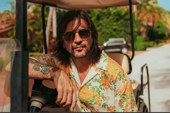 Juanes revela que se operó la rodilla