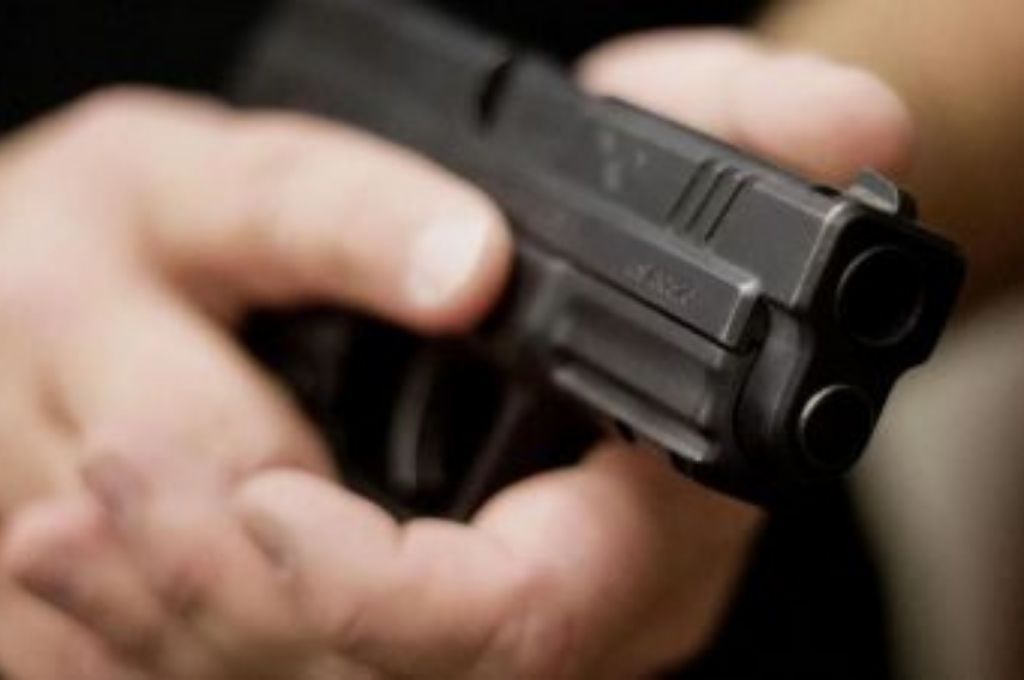Suboficial rosarino disparó seis tiros en la calle y fue detenido