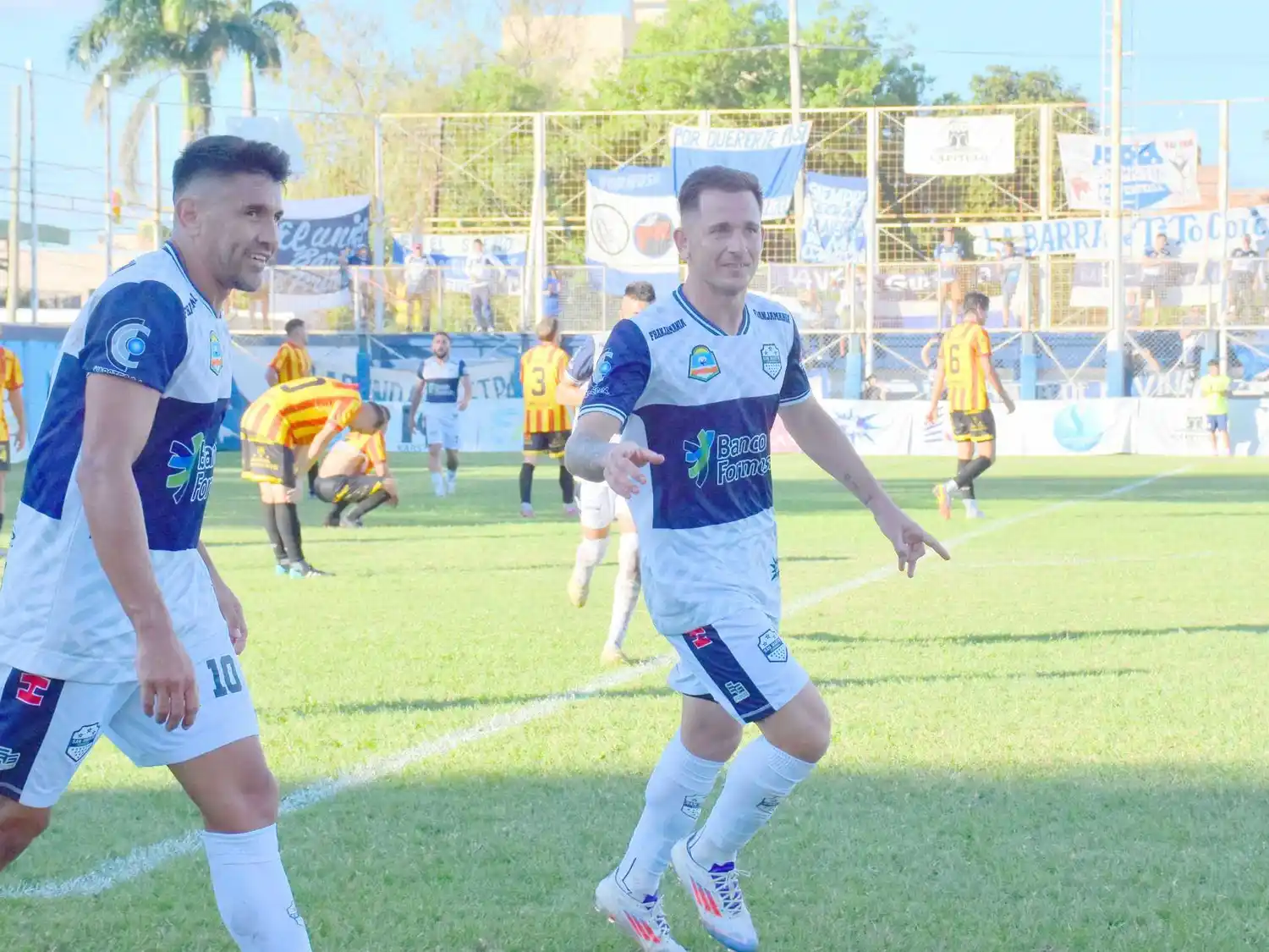 San Martín aplastó a
Sarmiento de Resistencia