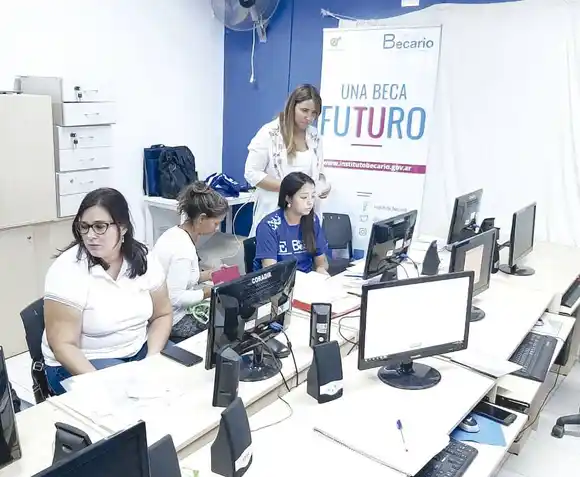 El Instituto Becario atiende en barrios de Concordia