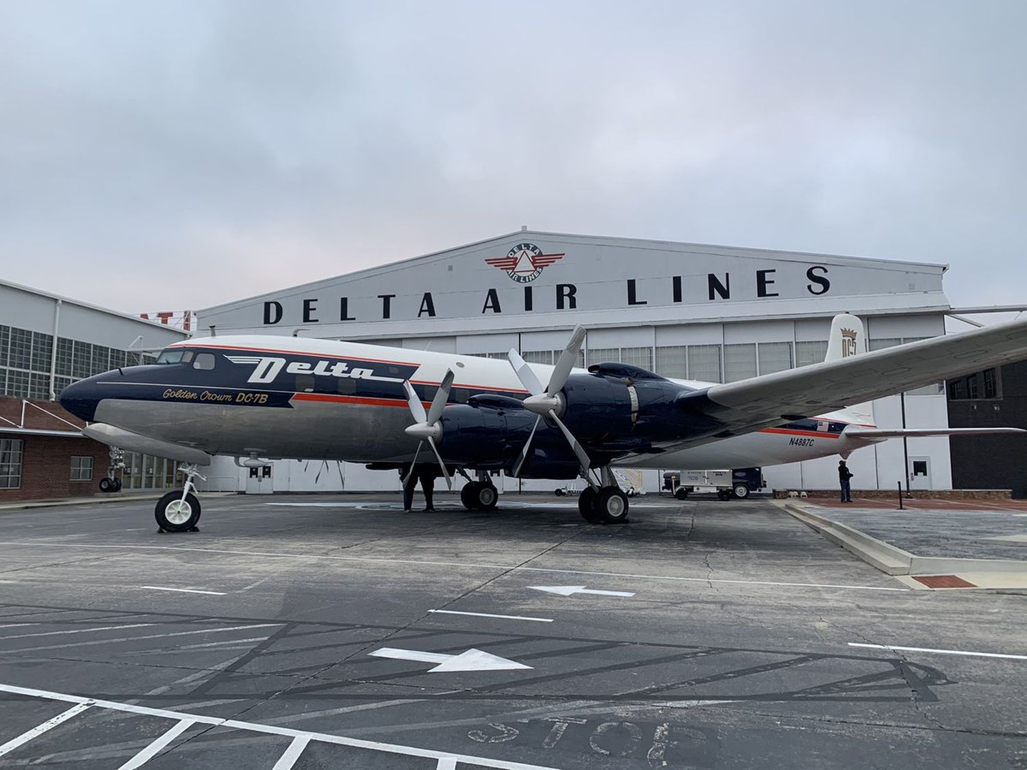 Delta Flight Museum incorpora un histórico DC-7B