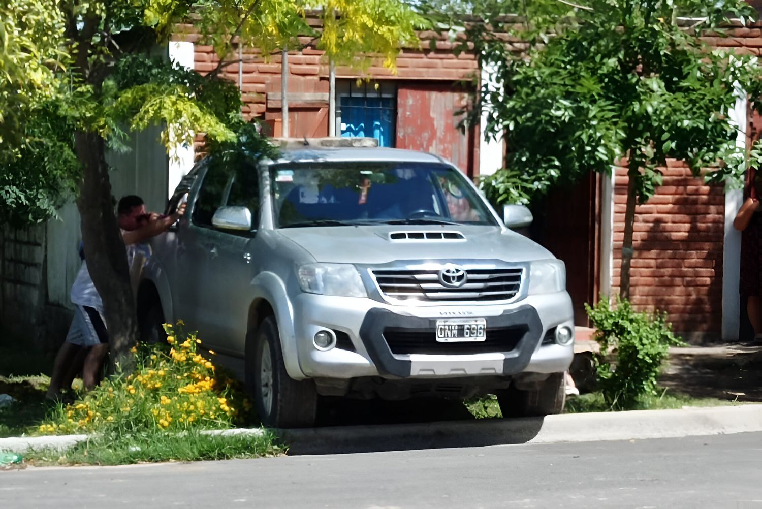 Una camioneta se incrustó en una vivienda