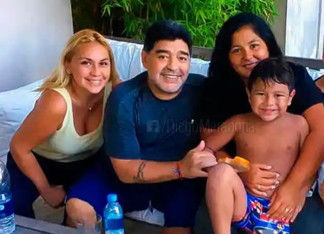 Escándalo: el mal carácter de Diego Maradona infartó a su suegra
