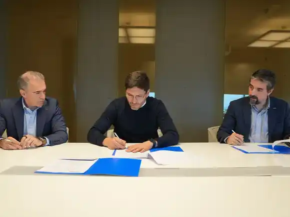 La provincia firmó un convenio con YPF para reducir el gasto de combustible del Estado