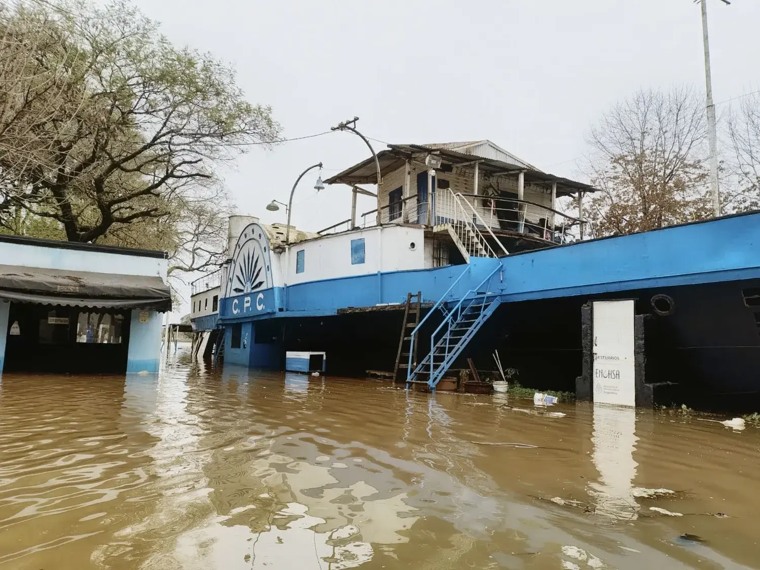 El río continúa en descenso y Salto Grande prevé una disminución del caudal evacuado