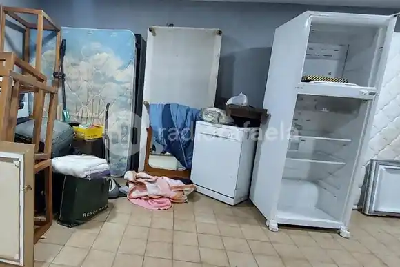 En requisas policiales, hallaron habitaciones usadas como “aguantaderos” con varios elementos robados