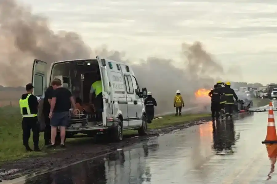 Accidente fatal en la Ruta Provincial 14: dos muertos y un herido tras un choque frontal