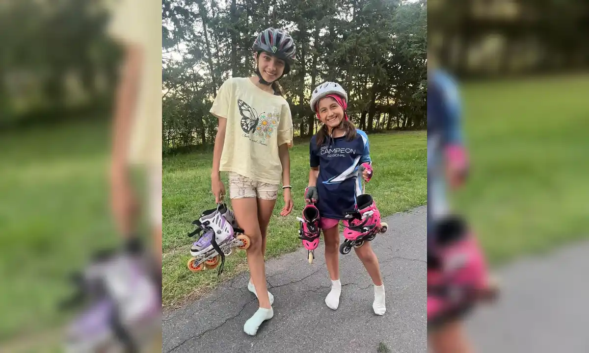 Naomi y Emilia recuadan fondos para comprarse patines profesionales.
