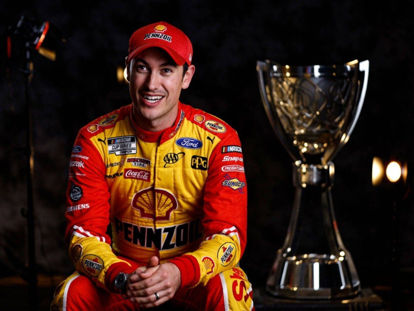  ¿Fanático de Mad Max? Joey Logano otra vez en escándalos