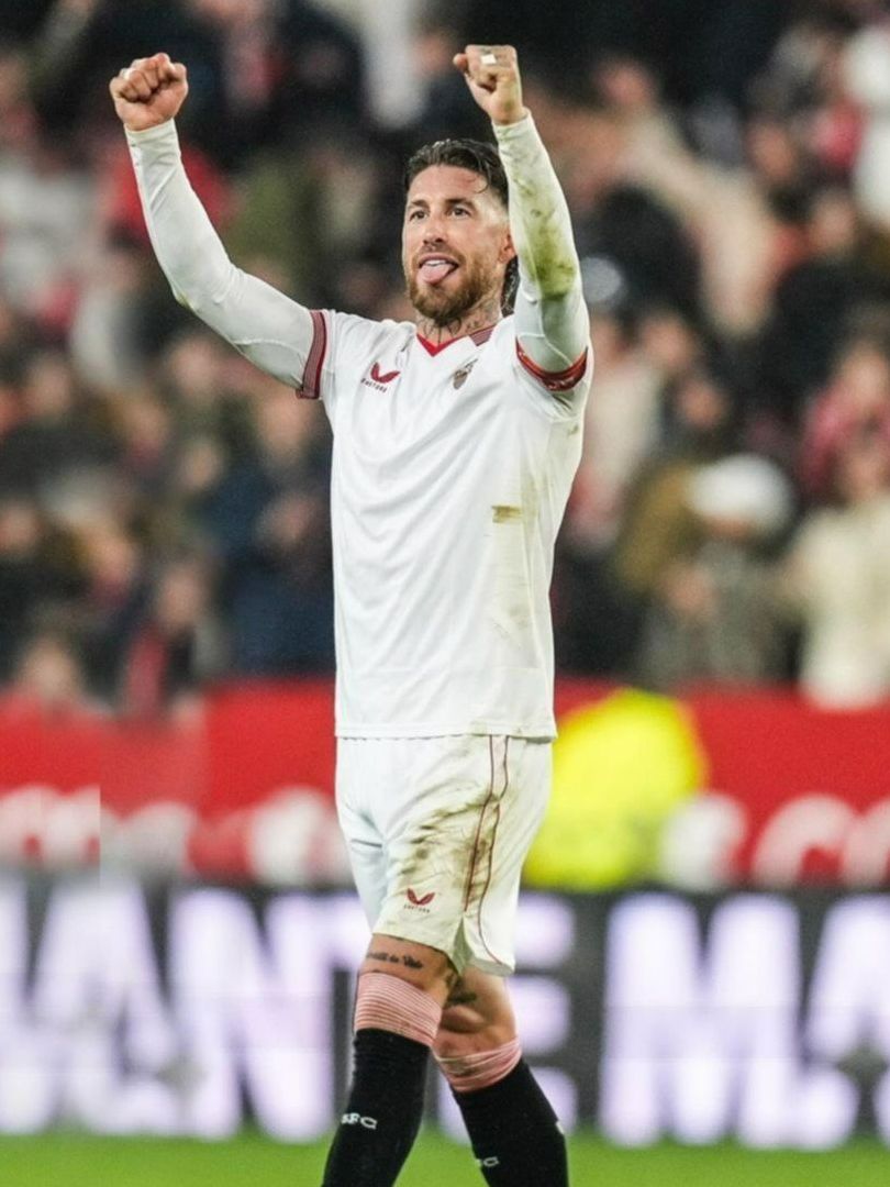 ¿Palo de Sergio Ramos para Messi y Ronaldo?