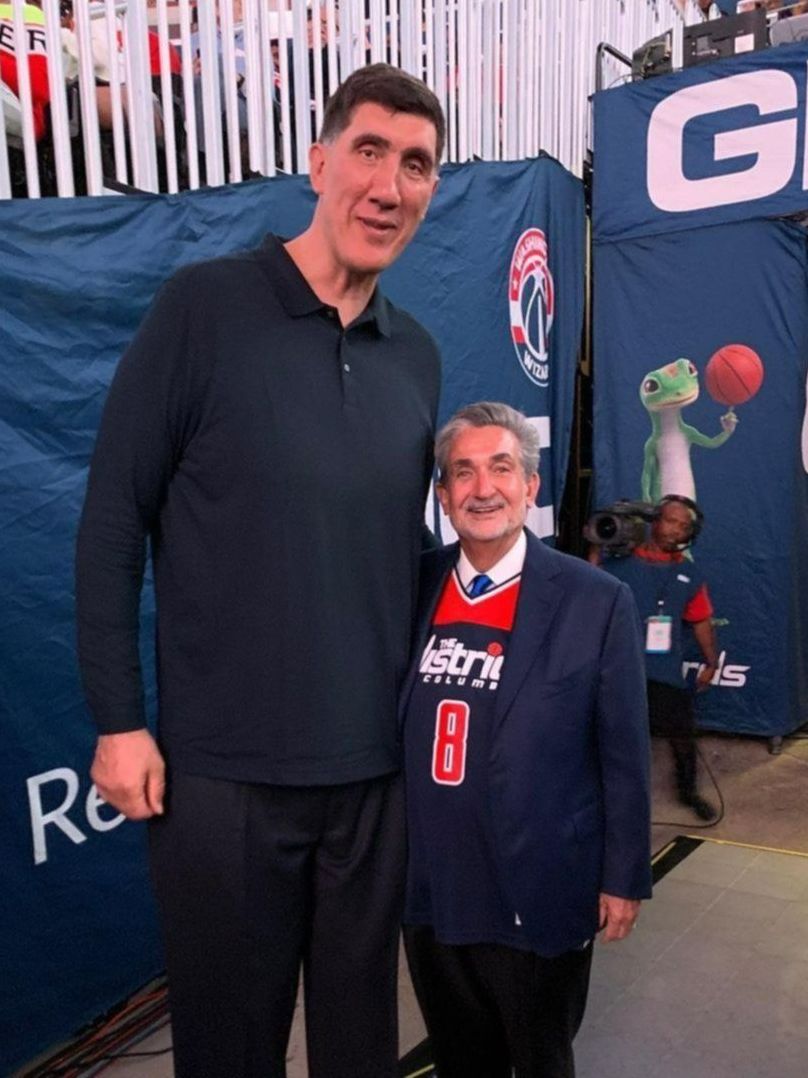 Conoce a Gheorghe Muresan, el jugador más alto en haber jugado en la NBA