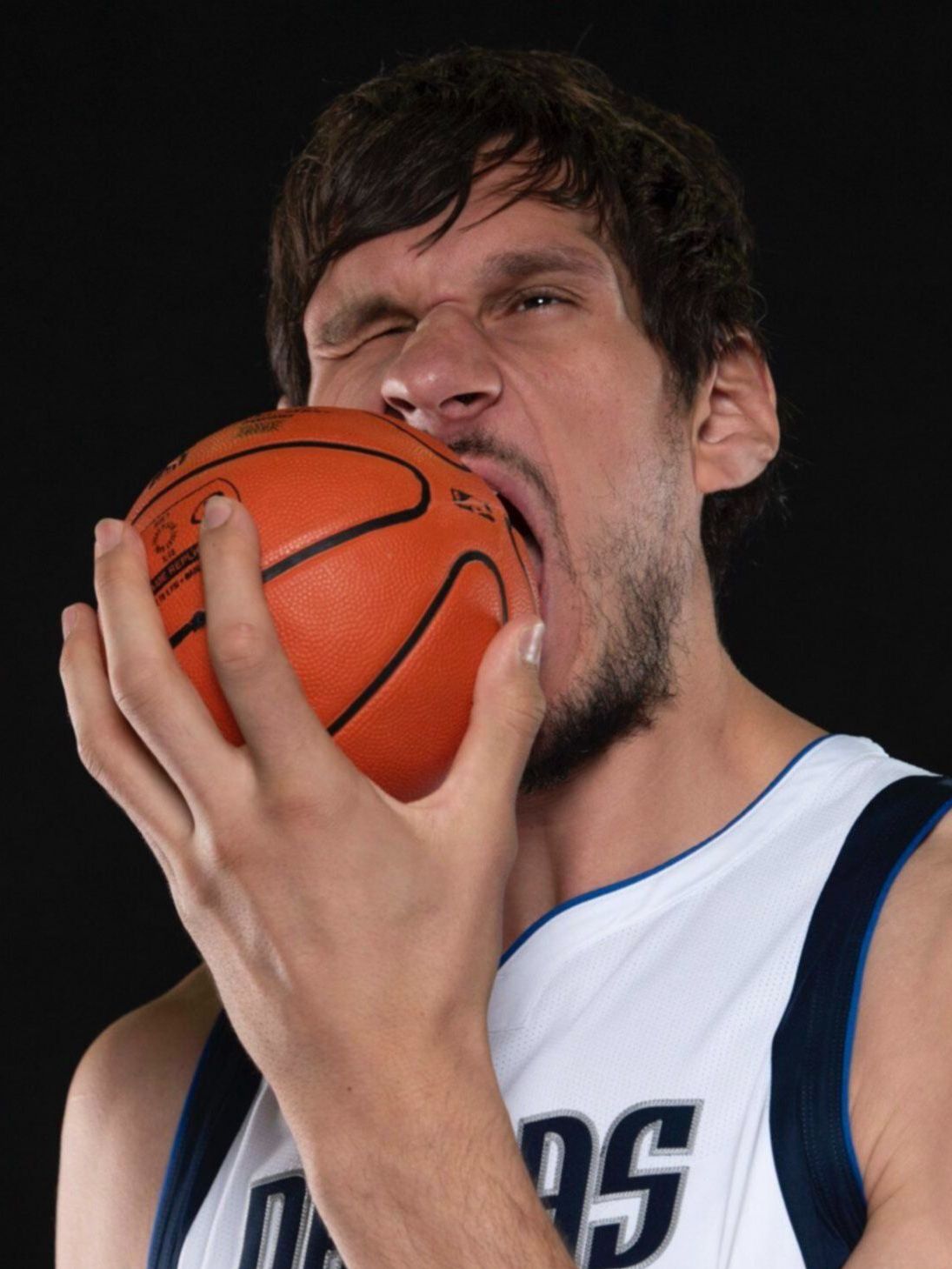 El fenómeno viral: mira el tamaño de las manos de Boban Marjanovic