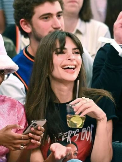 El motivo por el que los New York Knicks “castigaron” a Emily Ratajkowski