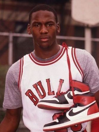 El precio por el que se subastarían las zapatillas de Michael Jordan