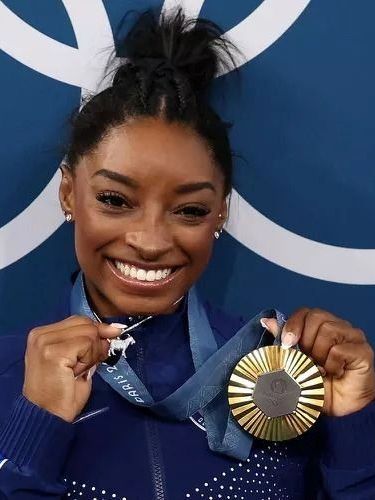 ¿Qué inspiró a Simone Biles a comprarse su collar de GOAT? Entérate ahora